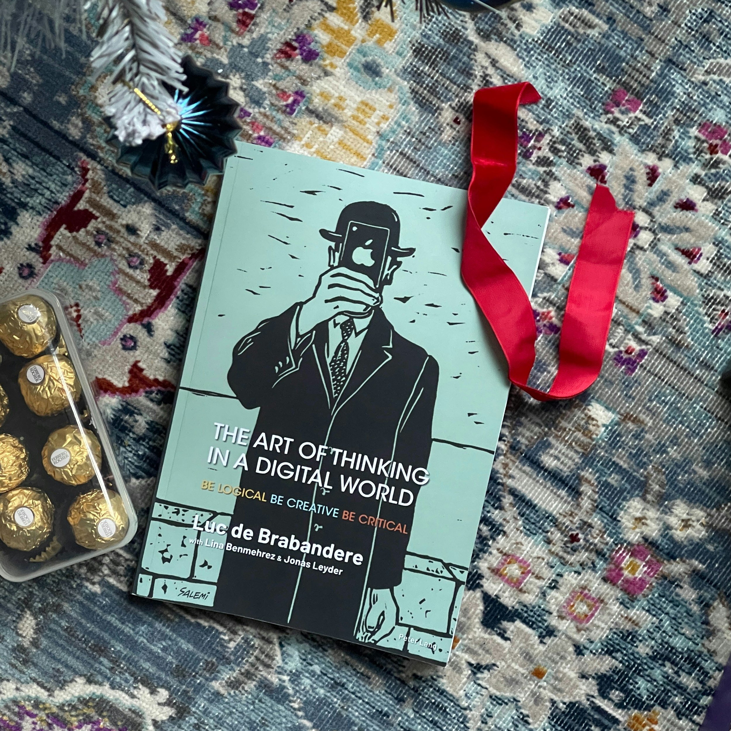 The Digital Detox Festive Reset (2025 Edition) A Calm, Grounded Guide to Unplugging from Overwhelm and Reclaiming Your Attention in December