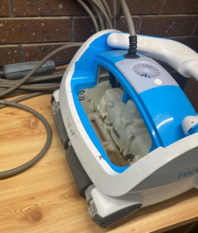 Last week I saw a @bwtpools P600 model that was having a little trouble getting going. So after some inspecting, testing, then fitting a new cable, he was back off to the customer ready for a long Summer of work ahead! 🌞