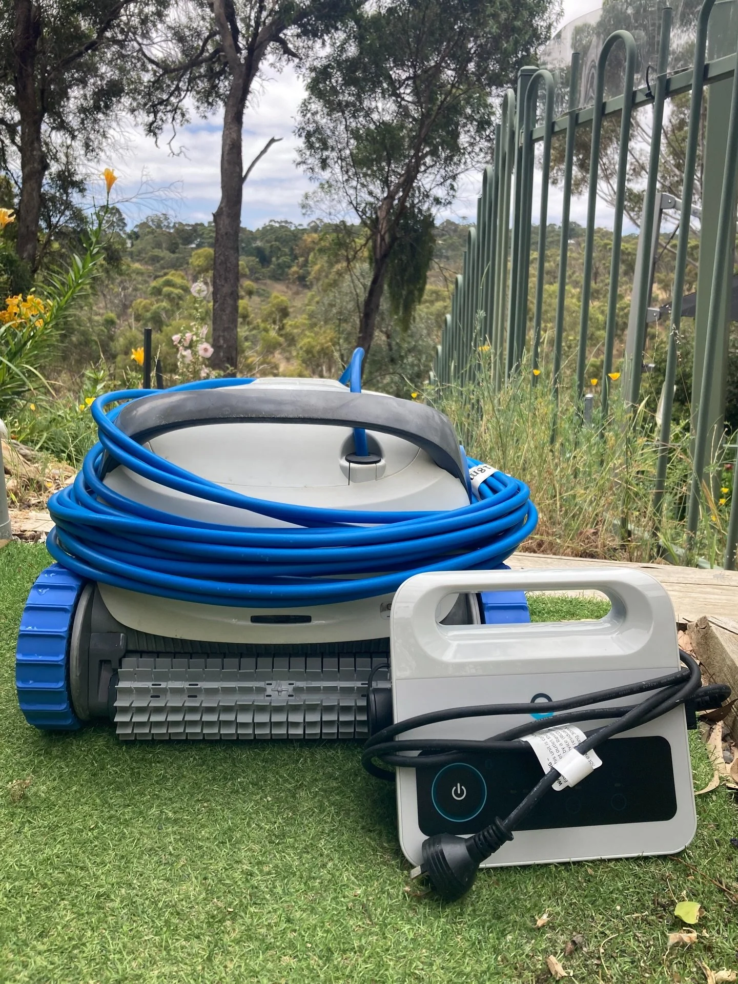 Repaired robots delivered back home in time for Christmas - just what you want to see! 🎄 Have a fantastic and safe day tomorrow everyone, and thank you all for your support so far! 💙