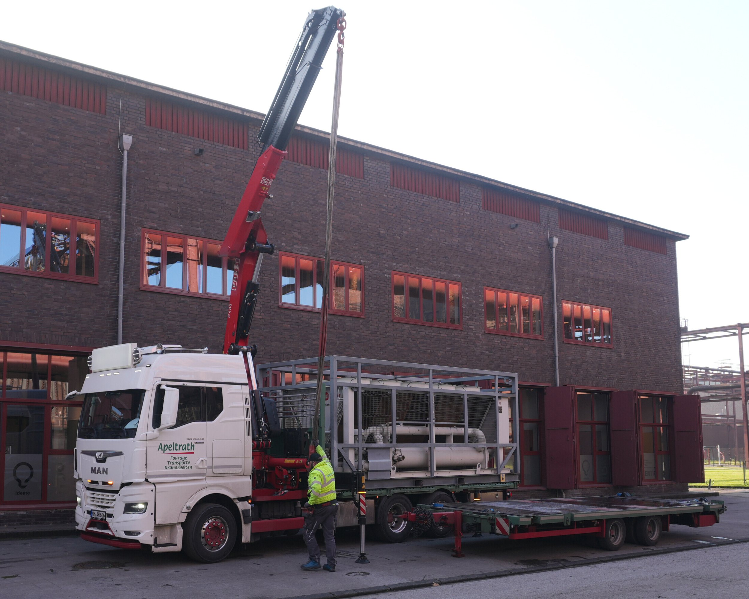 3-Achser mit Ladekran