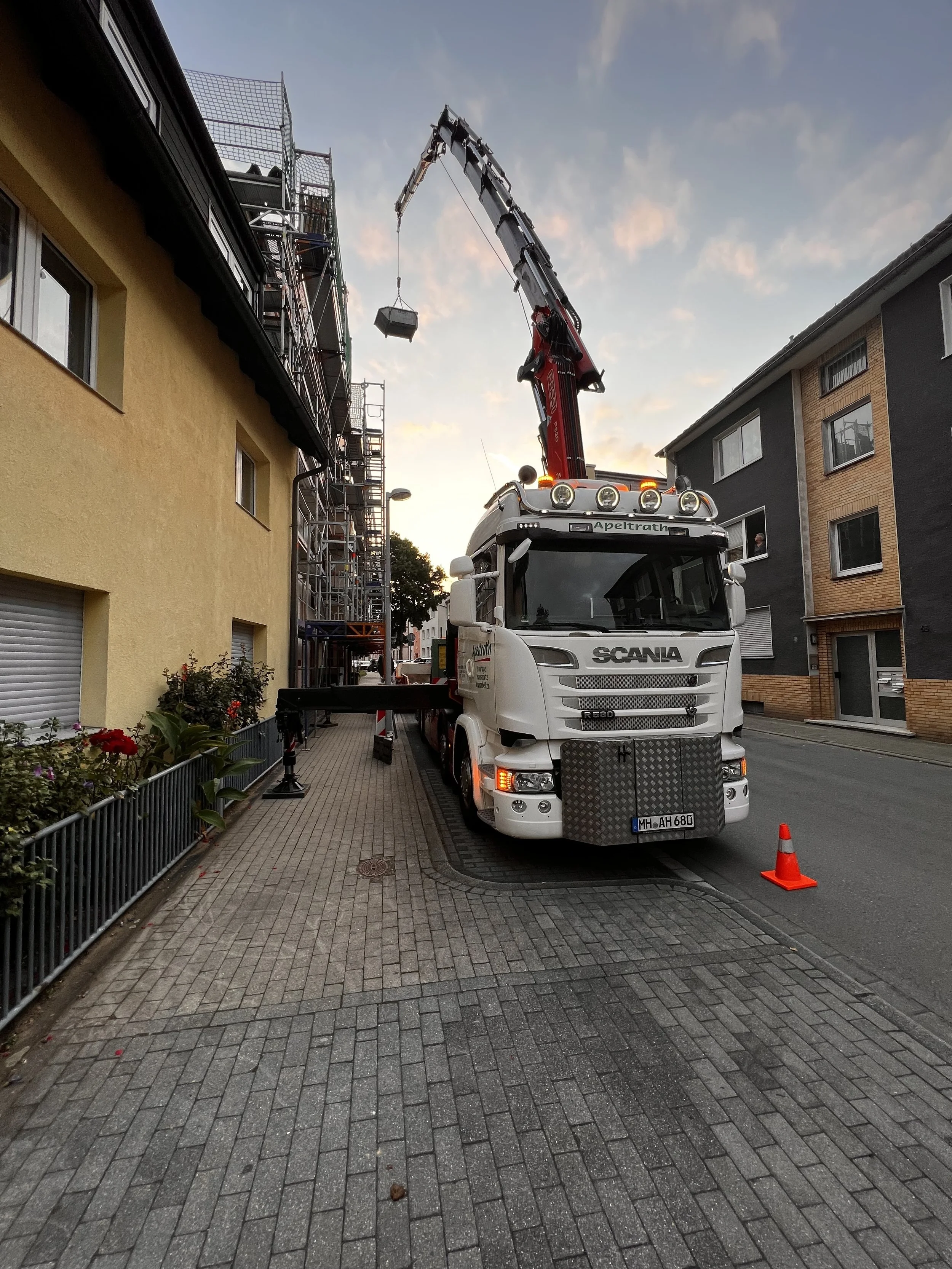 4-Achser Ladekran mit Fly-Jib