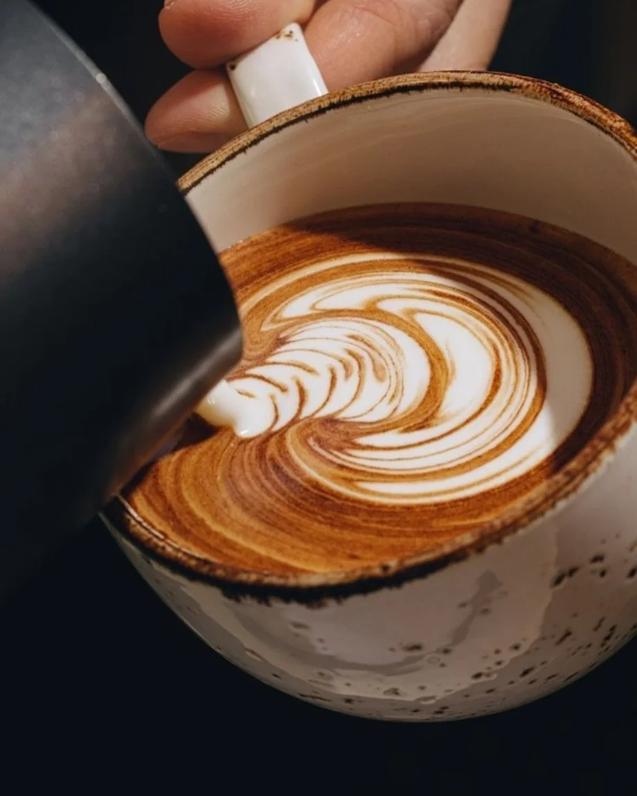 Buongiorno NYRA family! 
Il sole è sorto e con esso infinite possibilità per rendere il tuo brand unico e indimenticabile. 
Ogni like, ogni condivisione, ogni commento è un’opportunità per connettersi con il mondo.
