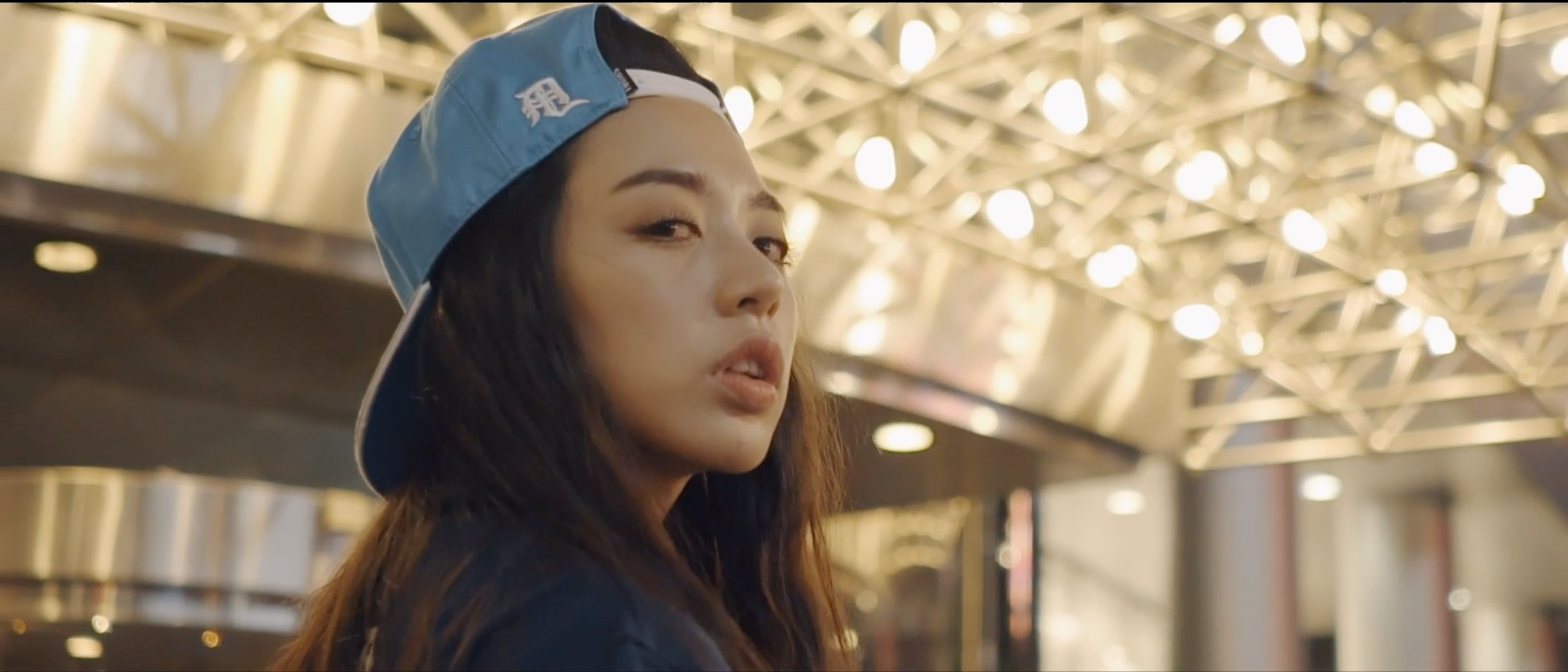 甩 Commercial Video