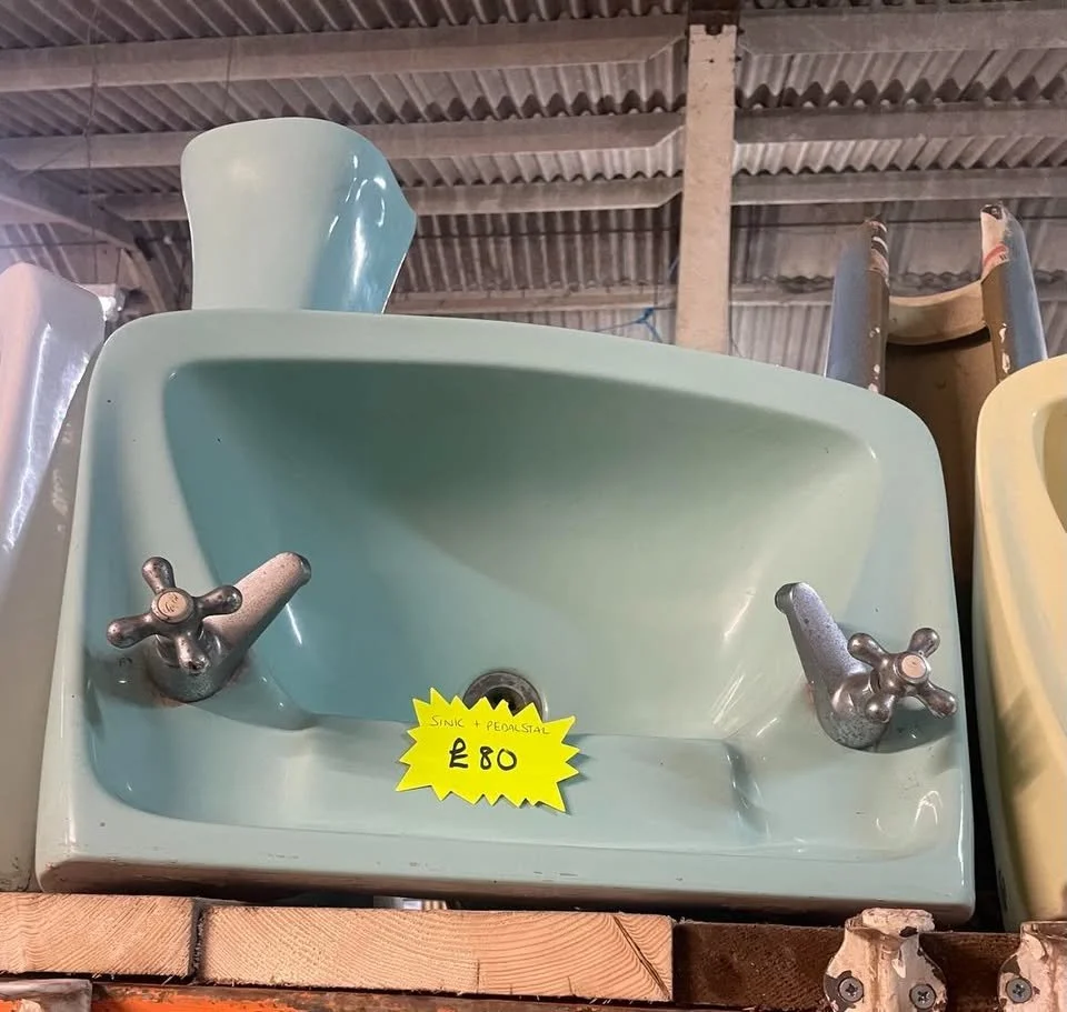 Ref 13 - Vintage Pale Green Wall Mounted Sink & Pedestal