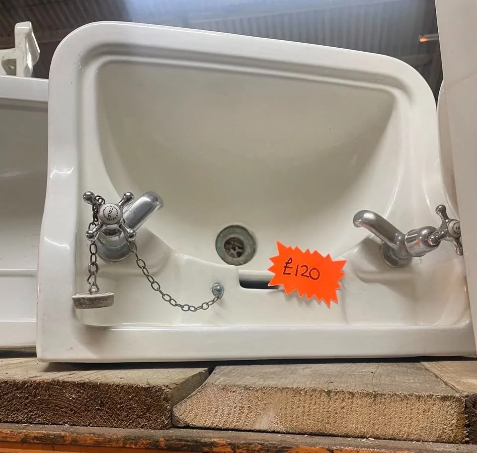 Ref 18 - Vintage Sink With Taps & Plug