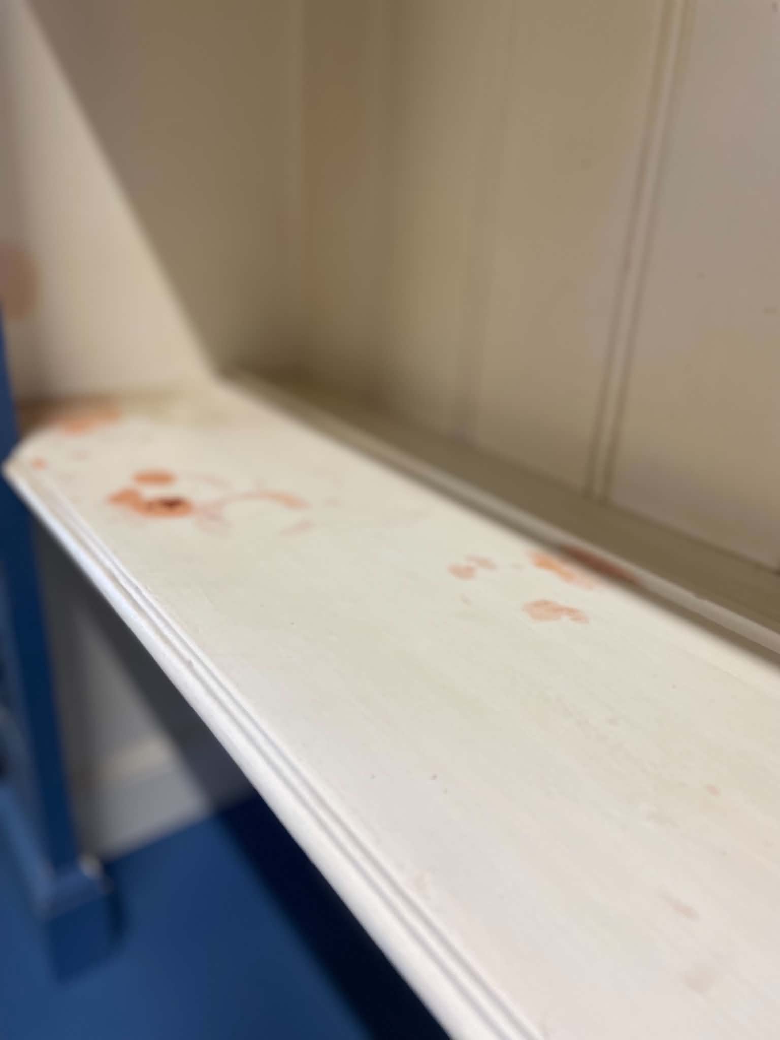 dresser..,.jpg