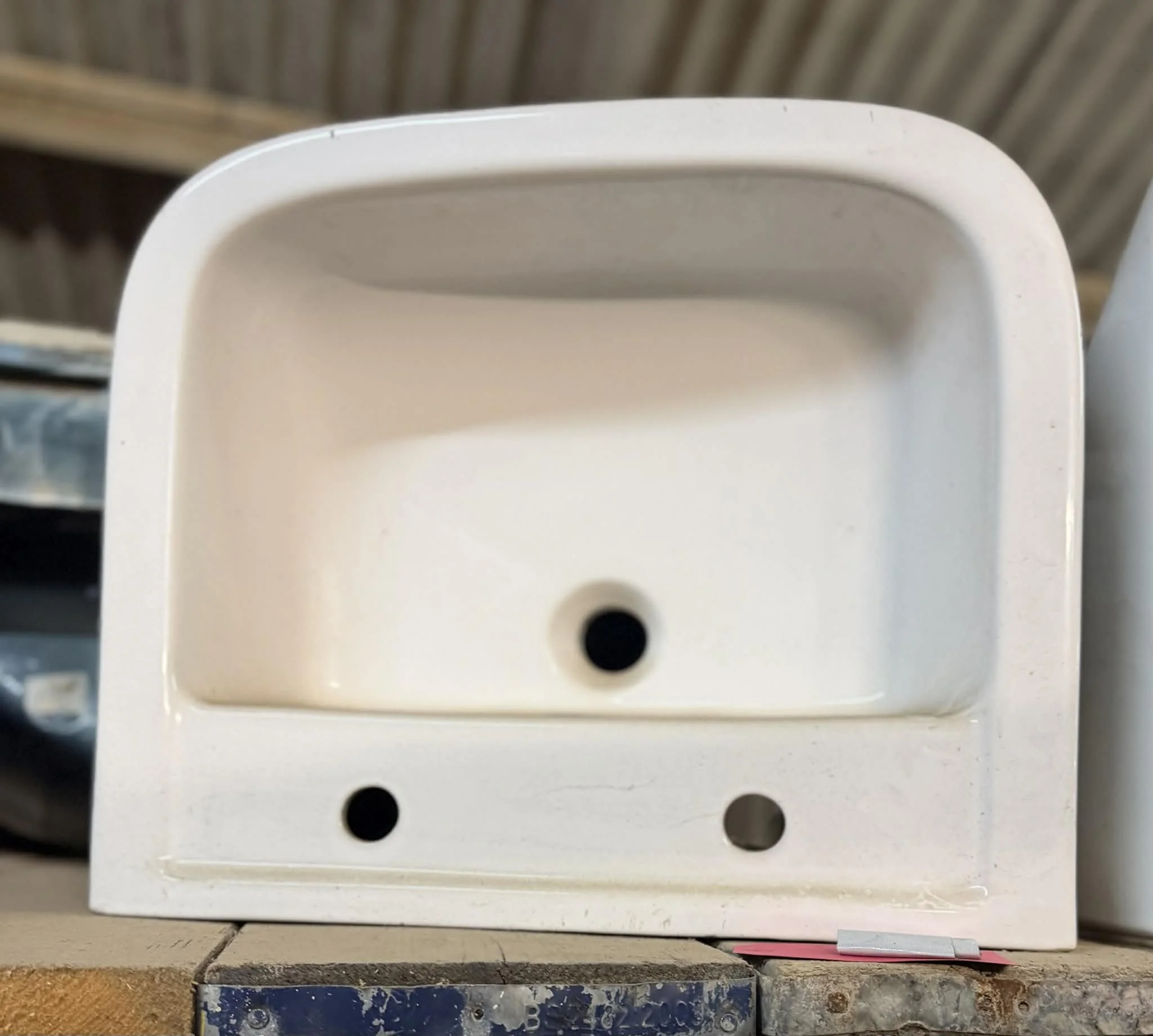 Ref 10 - Modern Ceramic Wall Hung Basin / Sink