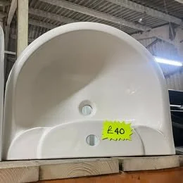 Ref 21 - Modern Ceramic Sink