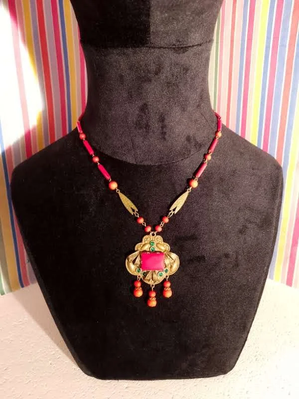Art Nouveau style Czech Glass & Faux Filigree Short Necklace.