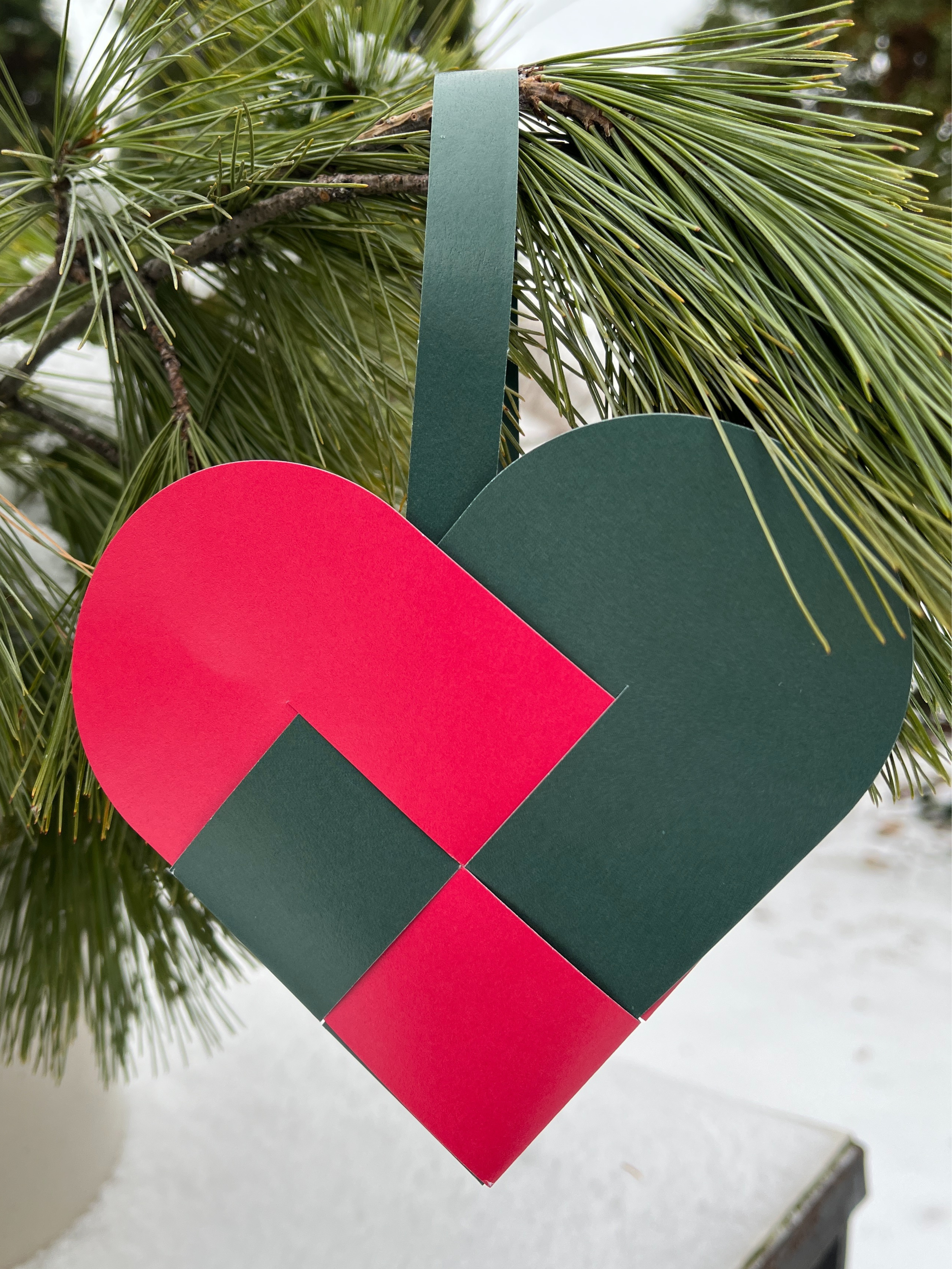 Flet.Studio Holiday Heart Simple Design 2.png