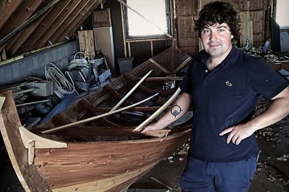 Ved å prøve å forstå hvordan ting ble gjort, blir en ydmyk. Hils på trebåtbygger, Peter Brennvik