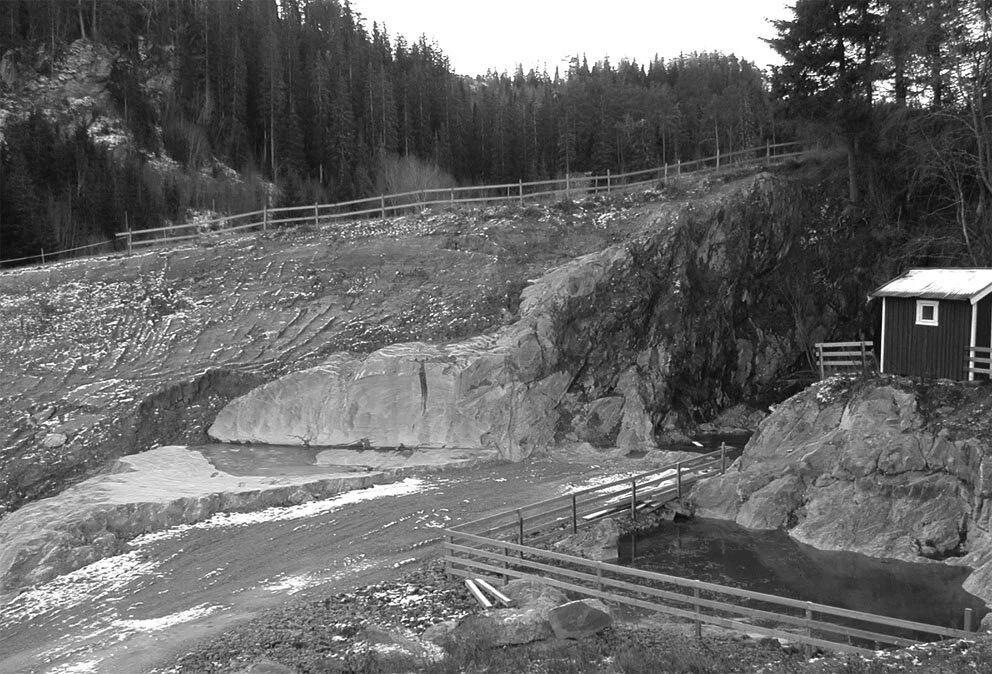 KLUNGENBRUDDET: Etter arkeologiske utgravinger og prøveuttak med linesaging, ca. 2000. Foto: Per Storemyr.