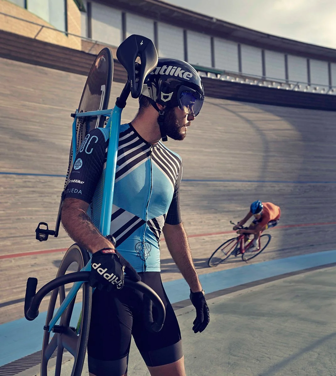 velodrome-barcelona_group-cycling_02.jpg