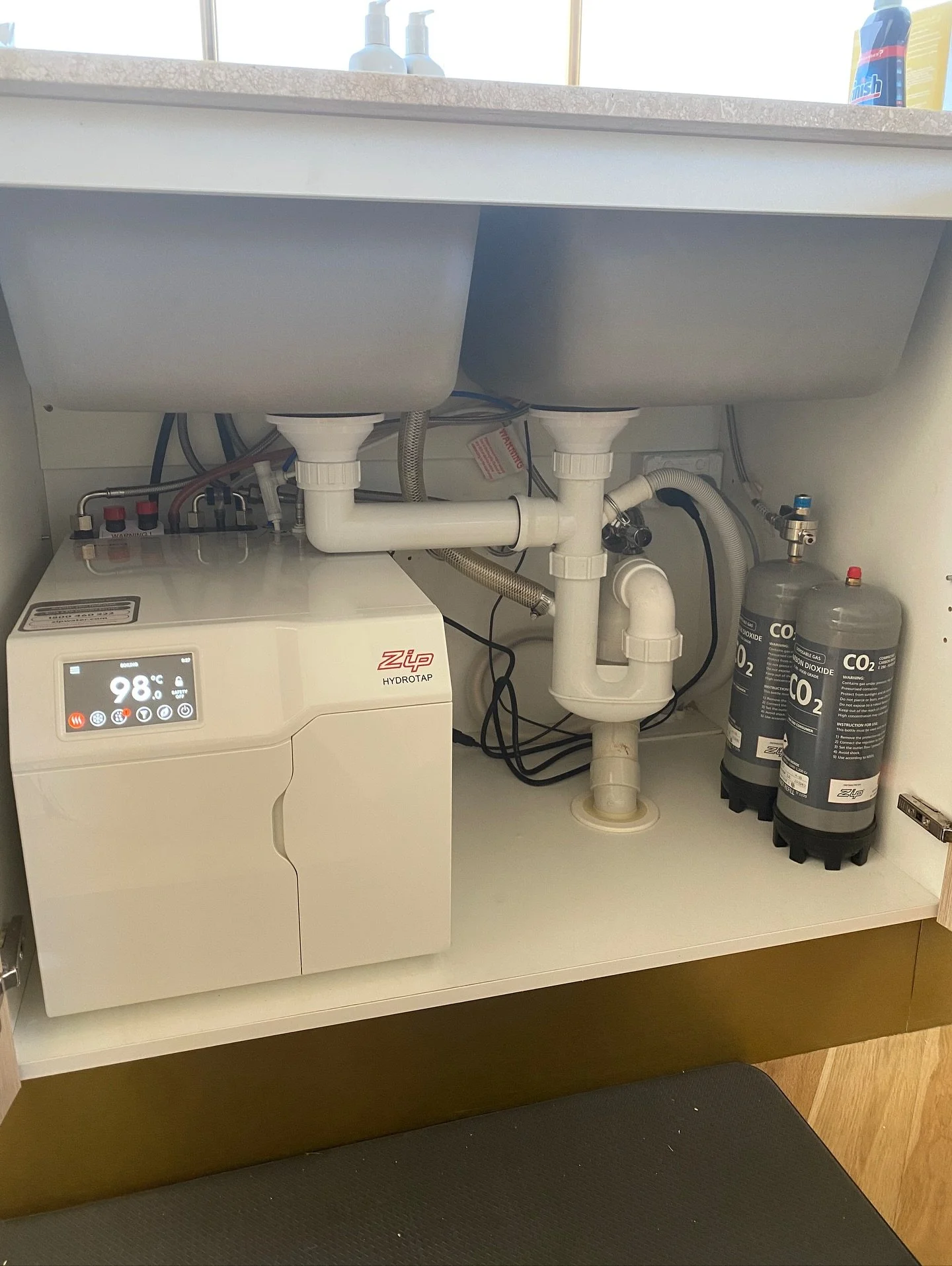 Maintenance Monday 🔧

Keeping plumbing systems running smoothly starts with the little things ✅

This week we:
💨 Replaced the CO2 canister on a Zip unit
🔩 Carried out a tap spindle repair service
🚿 Swapped out a faulty mixer cartridge
🚰 Converte