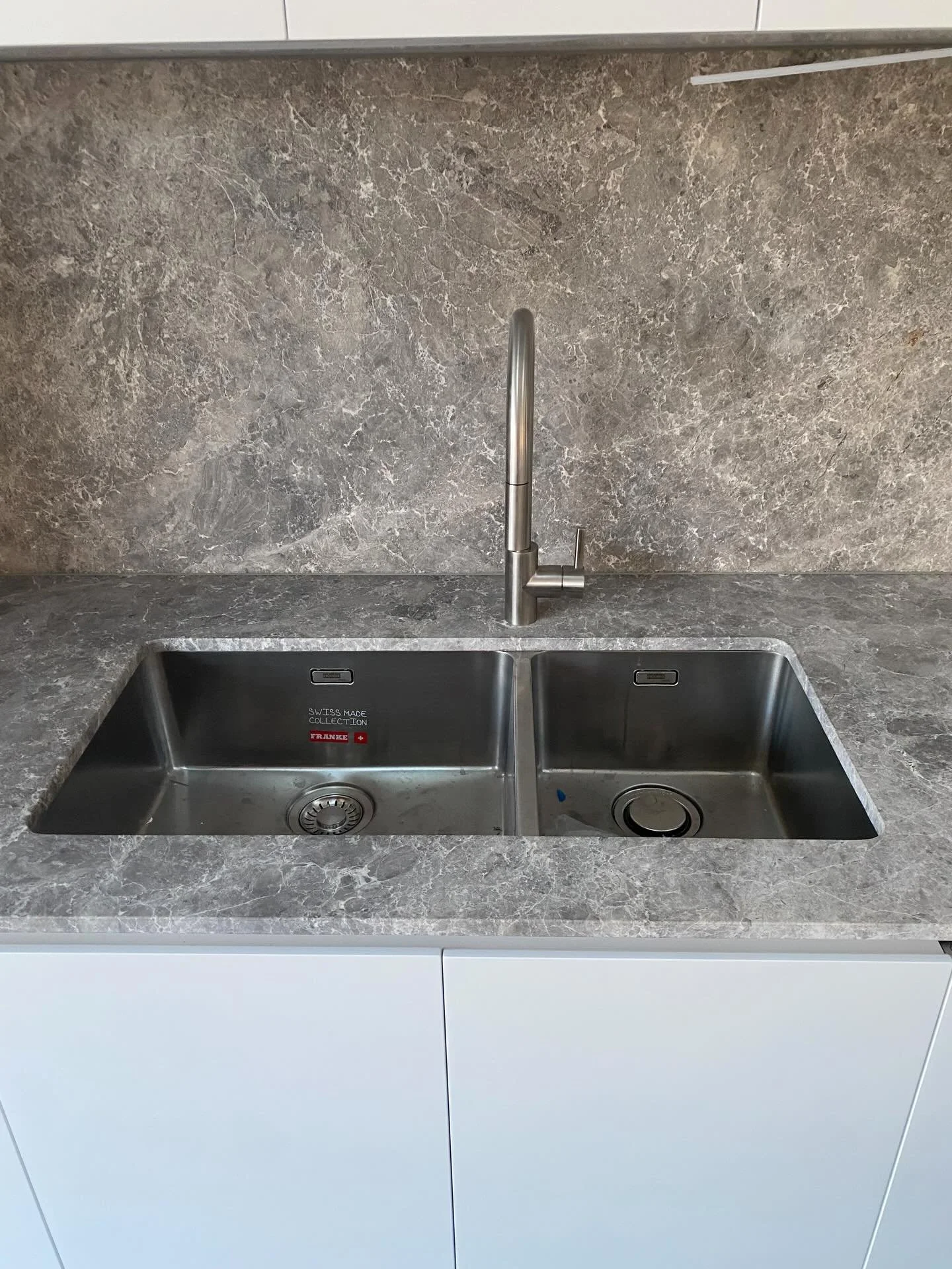 Cook like a pro, clean like a boss! 
@frankeaus double sink paired with the @insinkerator_au_ are a great match for all home chefs. 

#noosa #sunshinebeach