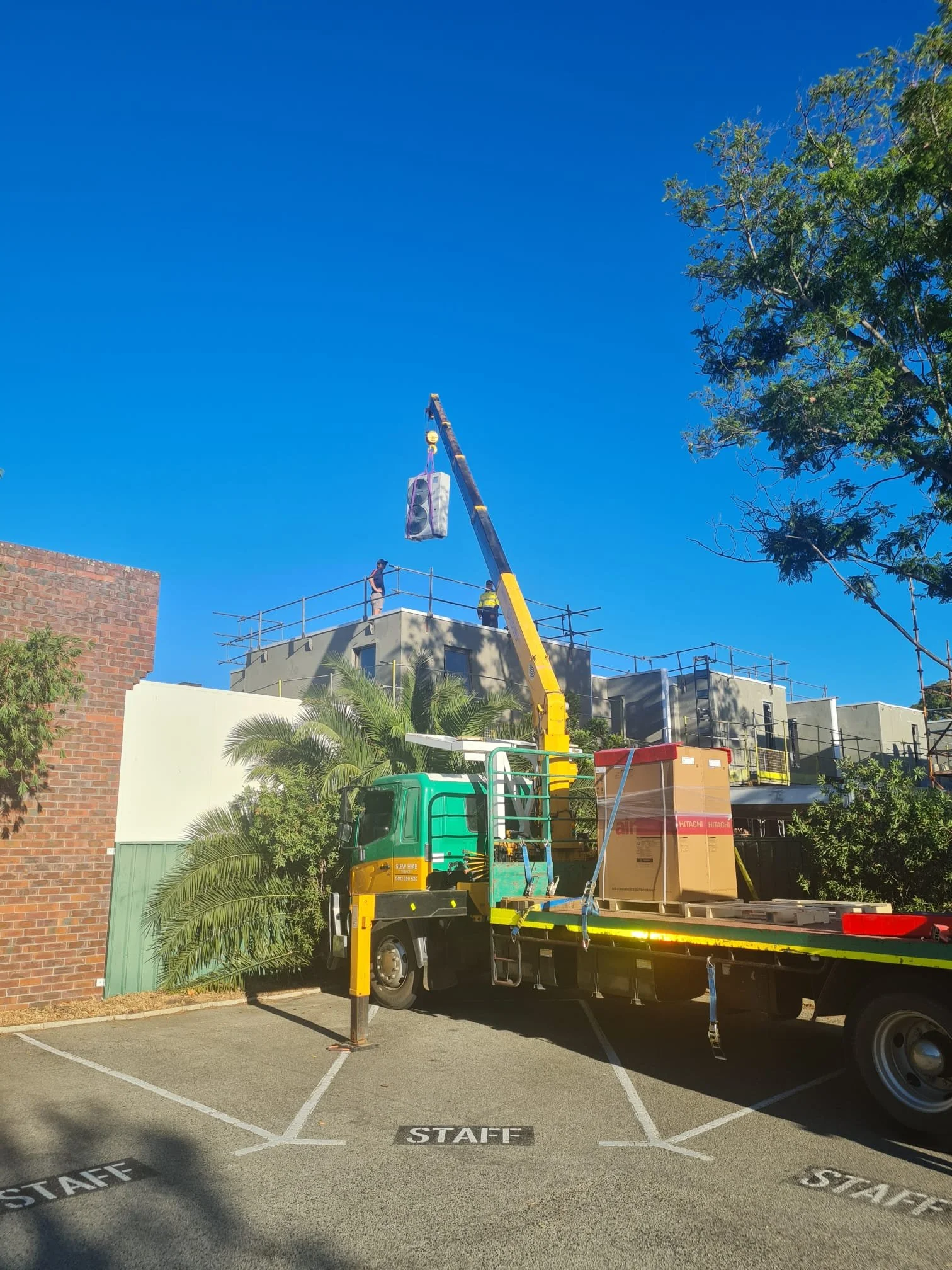 We regularly work with HVAC contractors to provide safe and efficient rooftop air conditioning lifts throughout Perth.