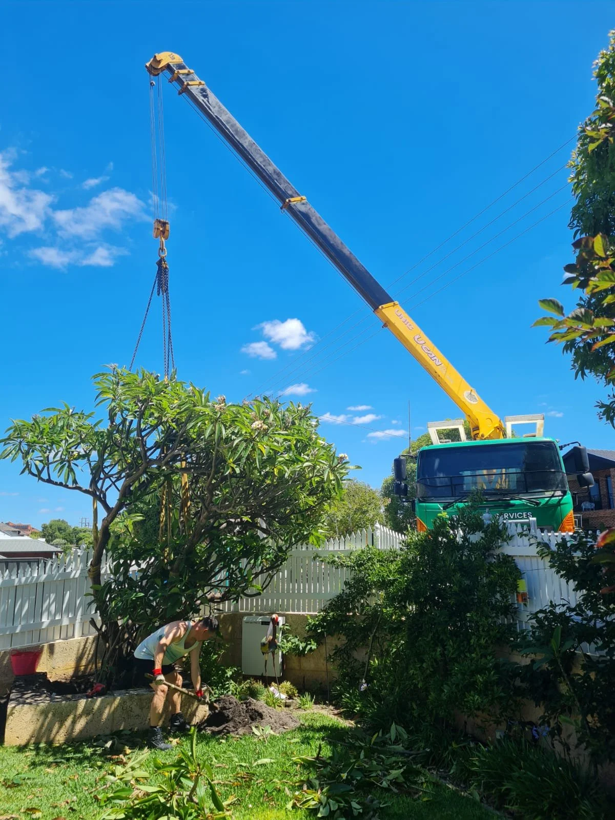 Slew Hiab Serices Perth, crane truck hire, tony and sons, landscaping transport, tree removal perth, tree relocation service perth
Green and Gold Hiab Hire
Wet Hiab Truck Hire