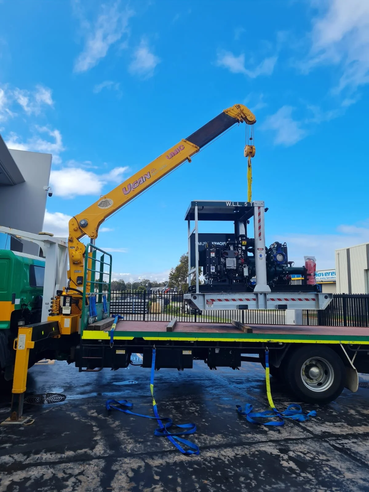 Slew Hiab Services perth, DTL Bibra Lake, 2T pump transport, freight forwarding transport, hiab lift pump machine
Green and Gold Hiab Hire
Wet Hiab Truck Hire