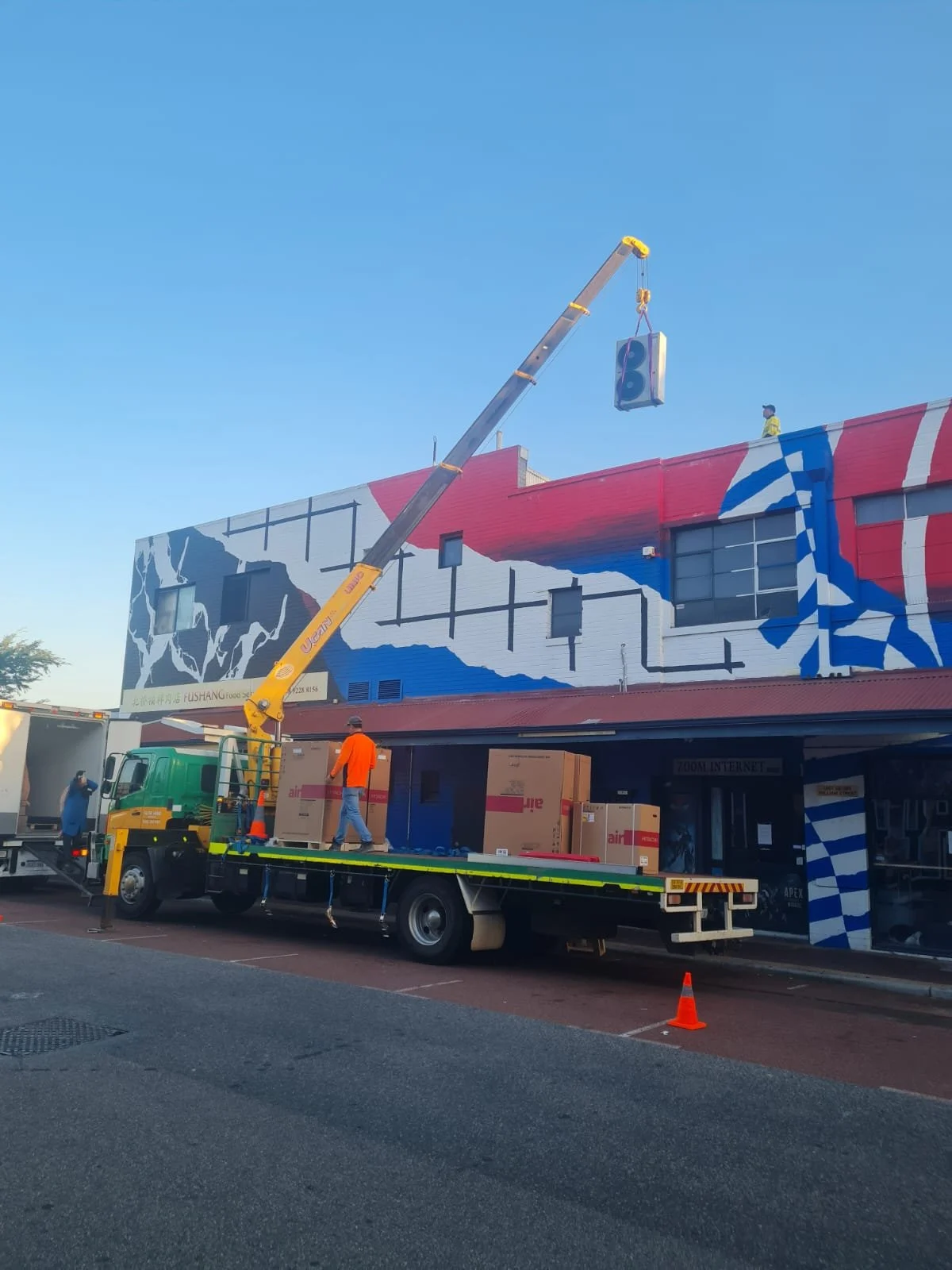 Slew Hiab Serices Perth, crane truck hire, perth aircon install, perth aircon lift
Green and Gold Hiab Hire
Wet Hiab Truck Hire