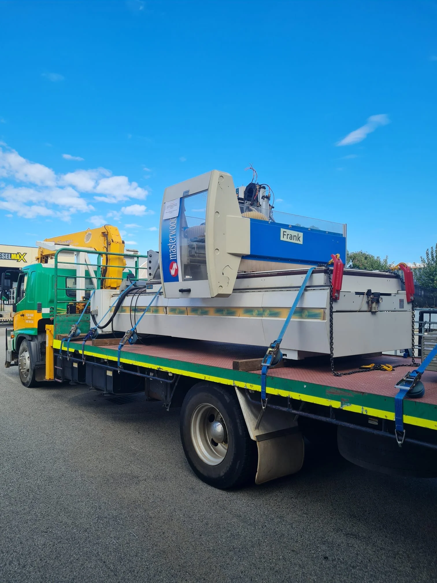 Our Hiab crane truck can lift and transport heavy machinery like lathes, band saws, edgebanders and industrial equipment across Perth with safe lifting, delivery and precise positioning services.