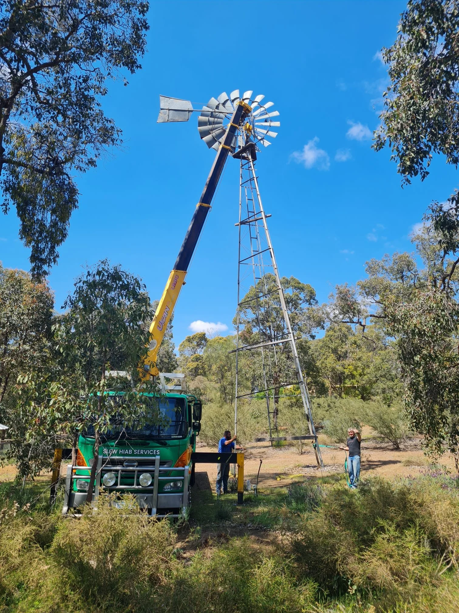 Slew Hiab Serices Perth, crane truck hire, windmill transport, windmill erection, Bindoon
Green and Gold Hiab Hire
Wet Hiab Truck Hire