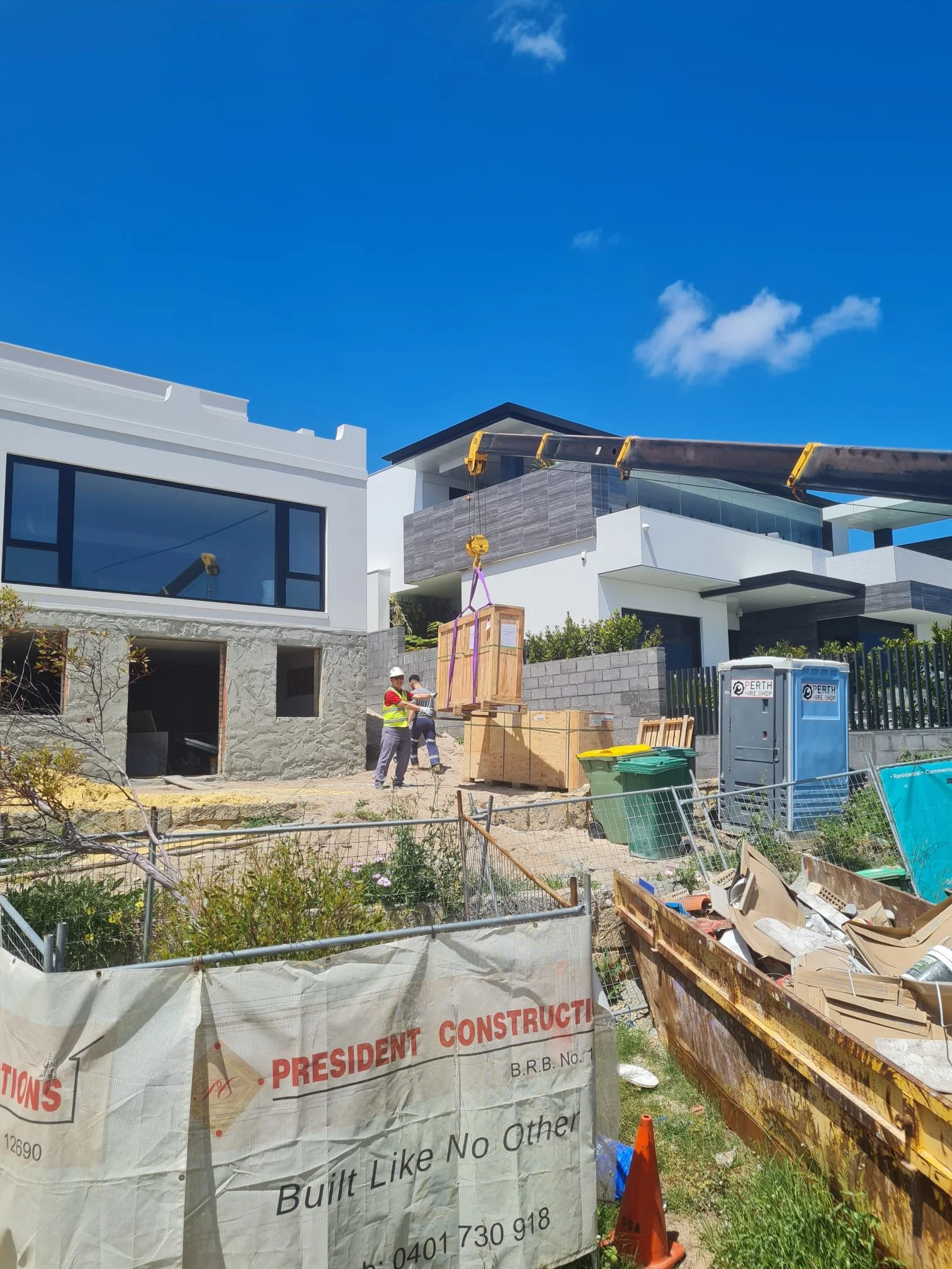 Slew Hiab Serices Perth, crane truck hire, perth freight forwarding, perth sea freight, chinese imported goods, Bullocks Sea Freight International, City Beach
Green and Gold Hiab Hire
Wet Hiab Truck Hire