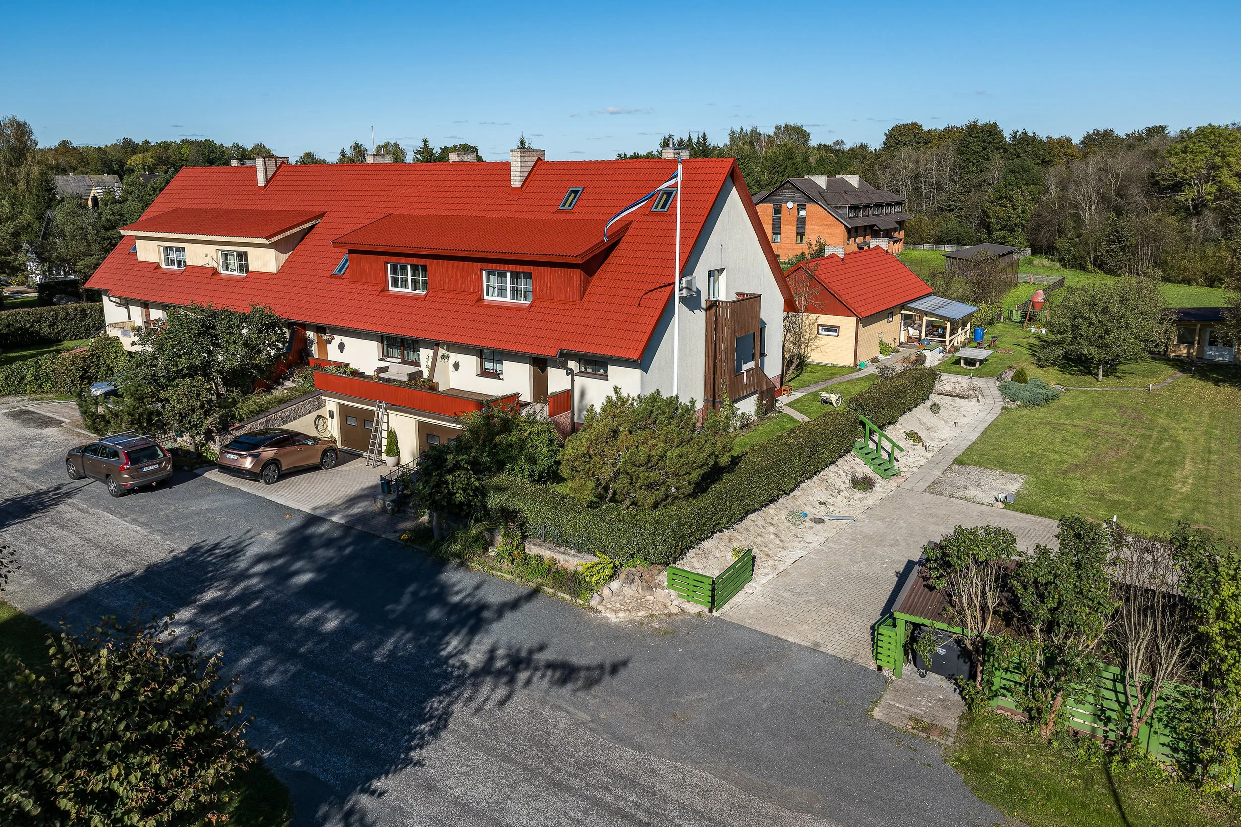 Ridaelamuboks suurele perele Põltsamaal