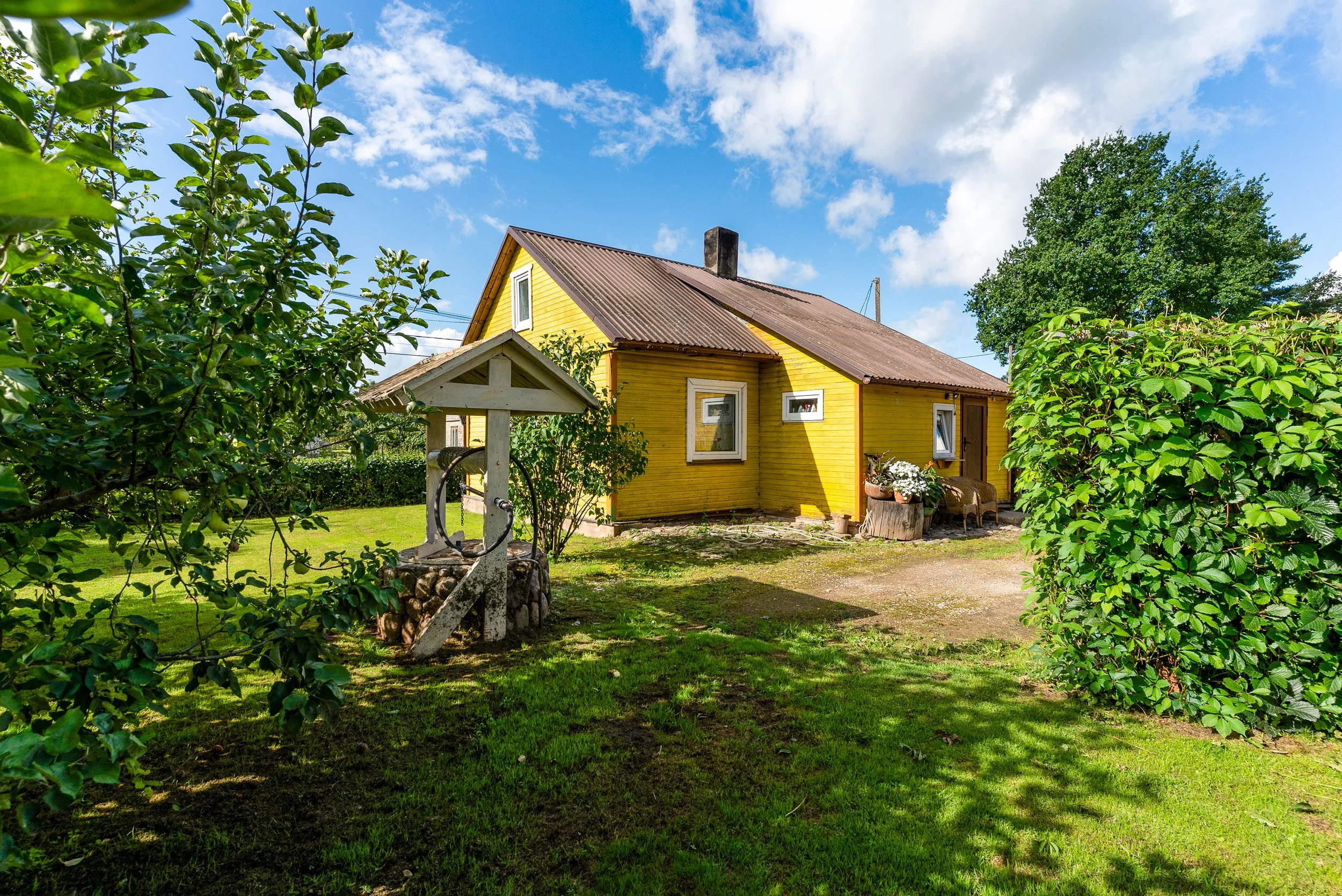Suur kinnistu, armas elamu Mustlas, Viljandi vallas