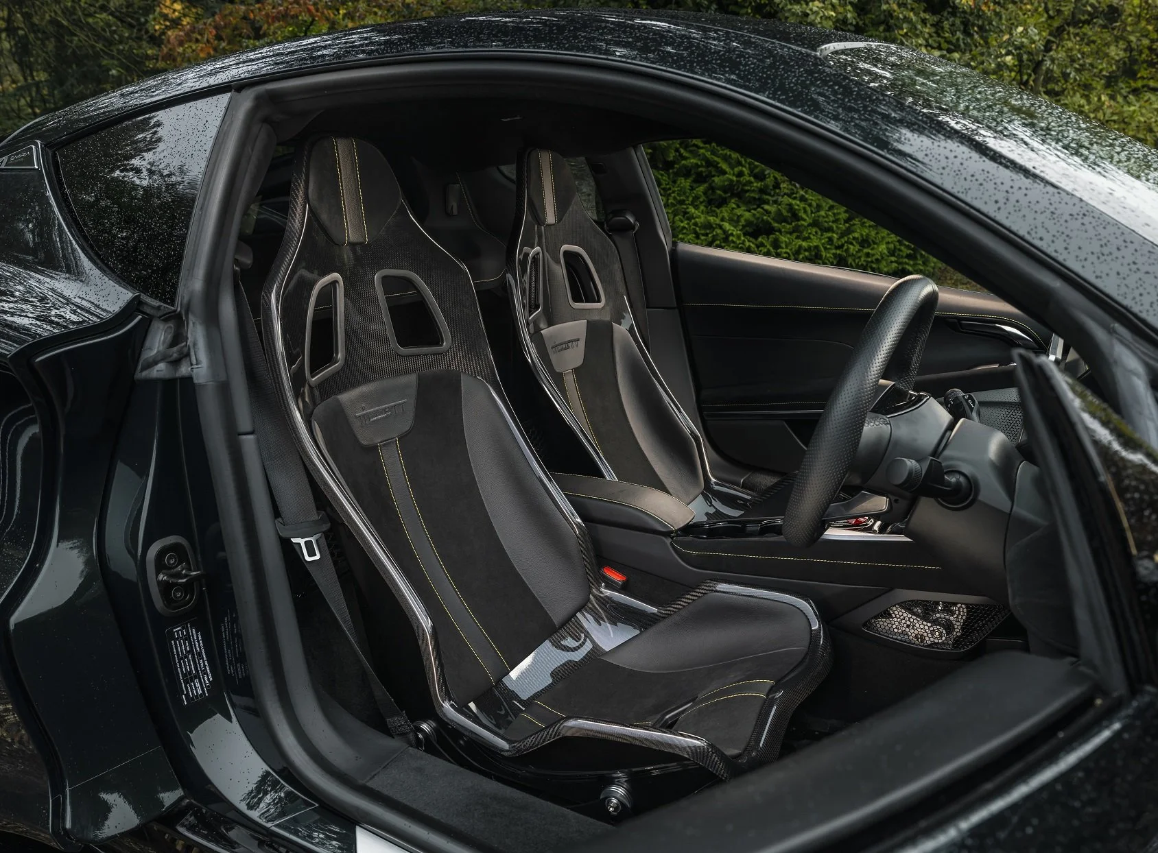 6110-001 Tillett Carbon Seats B10 Emira Special (2).jpg