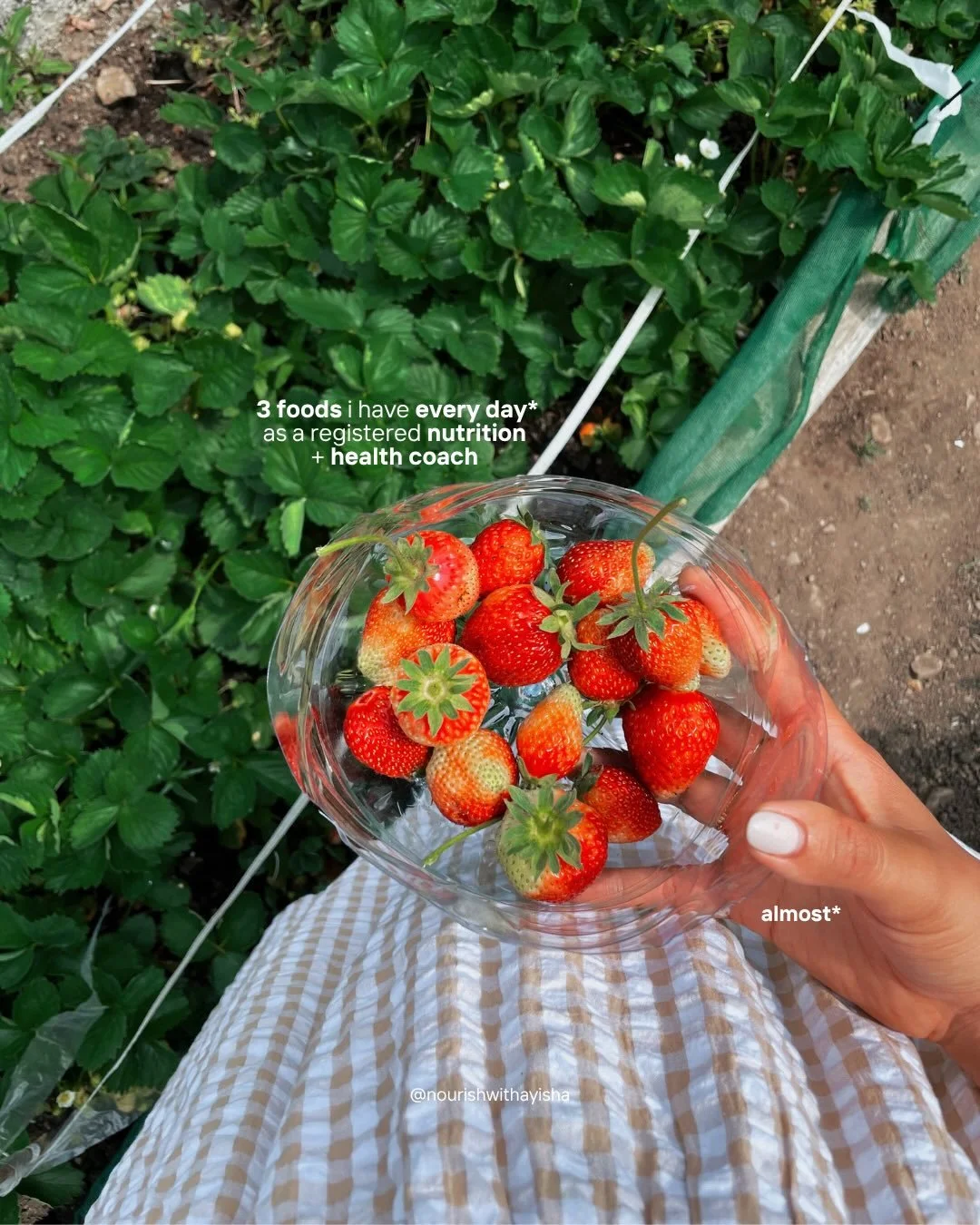 the internet can make nutrition and health feel a lot more complicated than it needs to be !!

swipe for 3 foods i come back to ( almost ) every day and why i love them ⭐️

no overhaul needed or expensive supplements ( i promise ) just SIMPLE habits 
