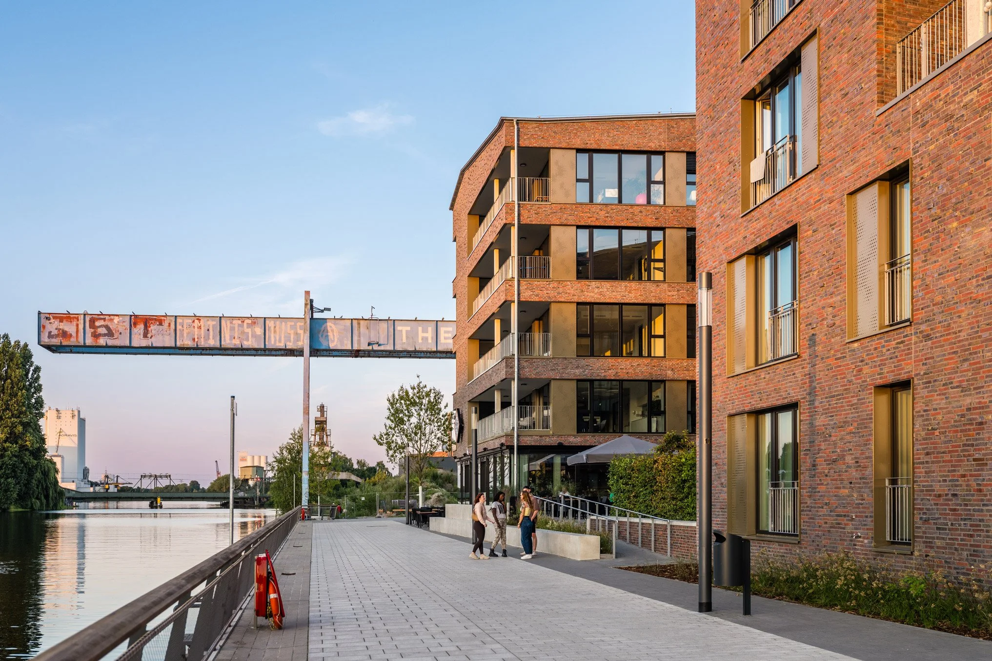 Wohn- und Geschäftshaus am Hafen 