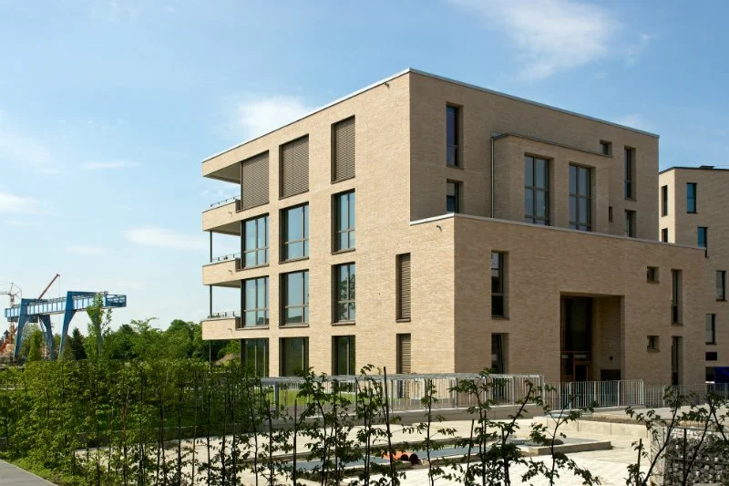 Wohn- und Geschäftshaus am Hafen