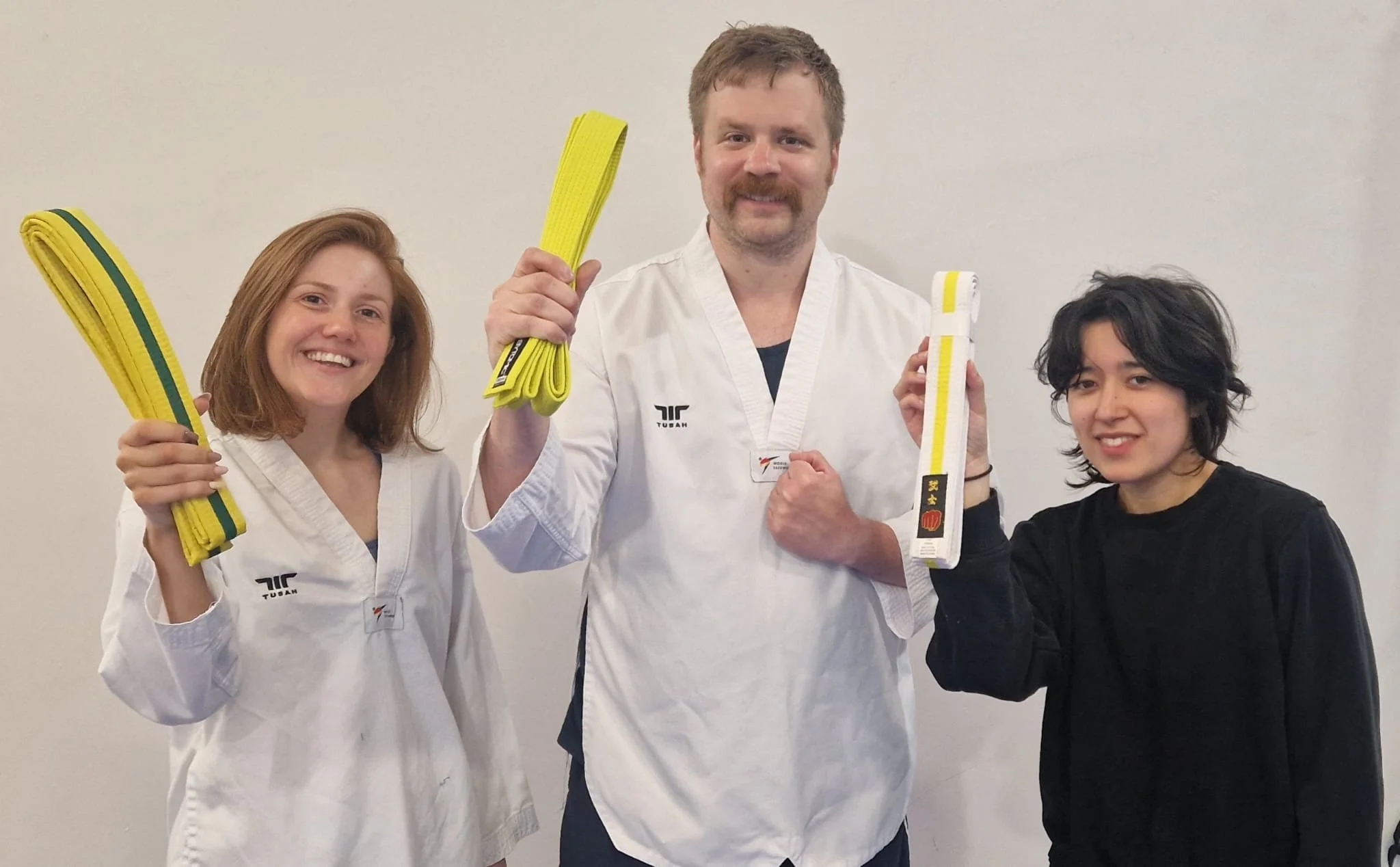 🎉 𝗔𝗱𝘂𝗹𝘁𝘀 𝙂𝙧𝙖𝙙𝙞𝙣𝙜 𝙎𝙪𝙘𝙘𝙚𝙨𝙨! 🎉
Congratulations to these students on earning their new belts!
Great to see the hard work in training paying off, well done!
#ulidiataekwondo #taekwondo #martialarts #carryduff