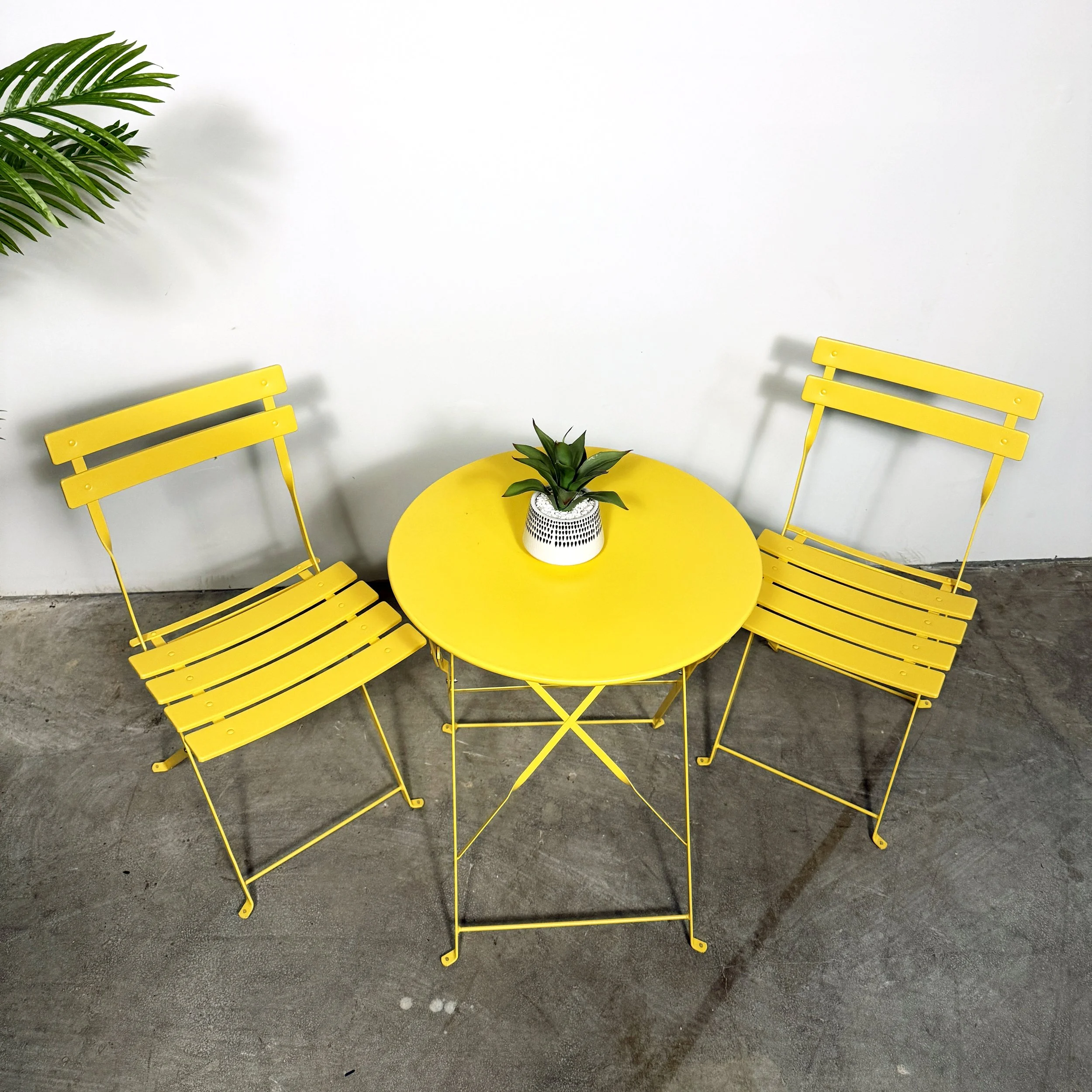 Yellow Patio Set.JPG