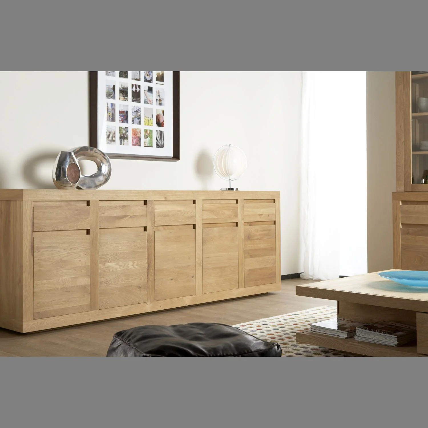 1051078-Ethnicraft-Eiche-Sideboard-5-Türen-5-Schubladen-250x45x90_02.jpg