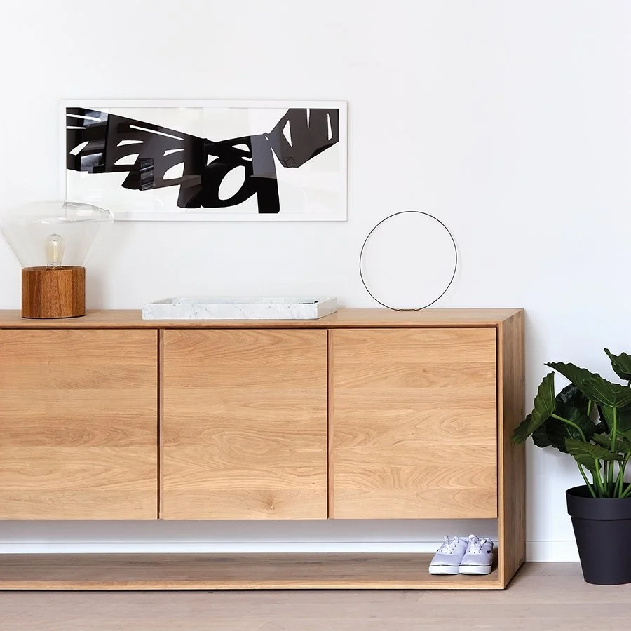 1051437-Ethnicraft-Eiche-Sideboard-Nordic-3-Türen-158,4x45x78_01.jpg