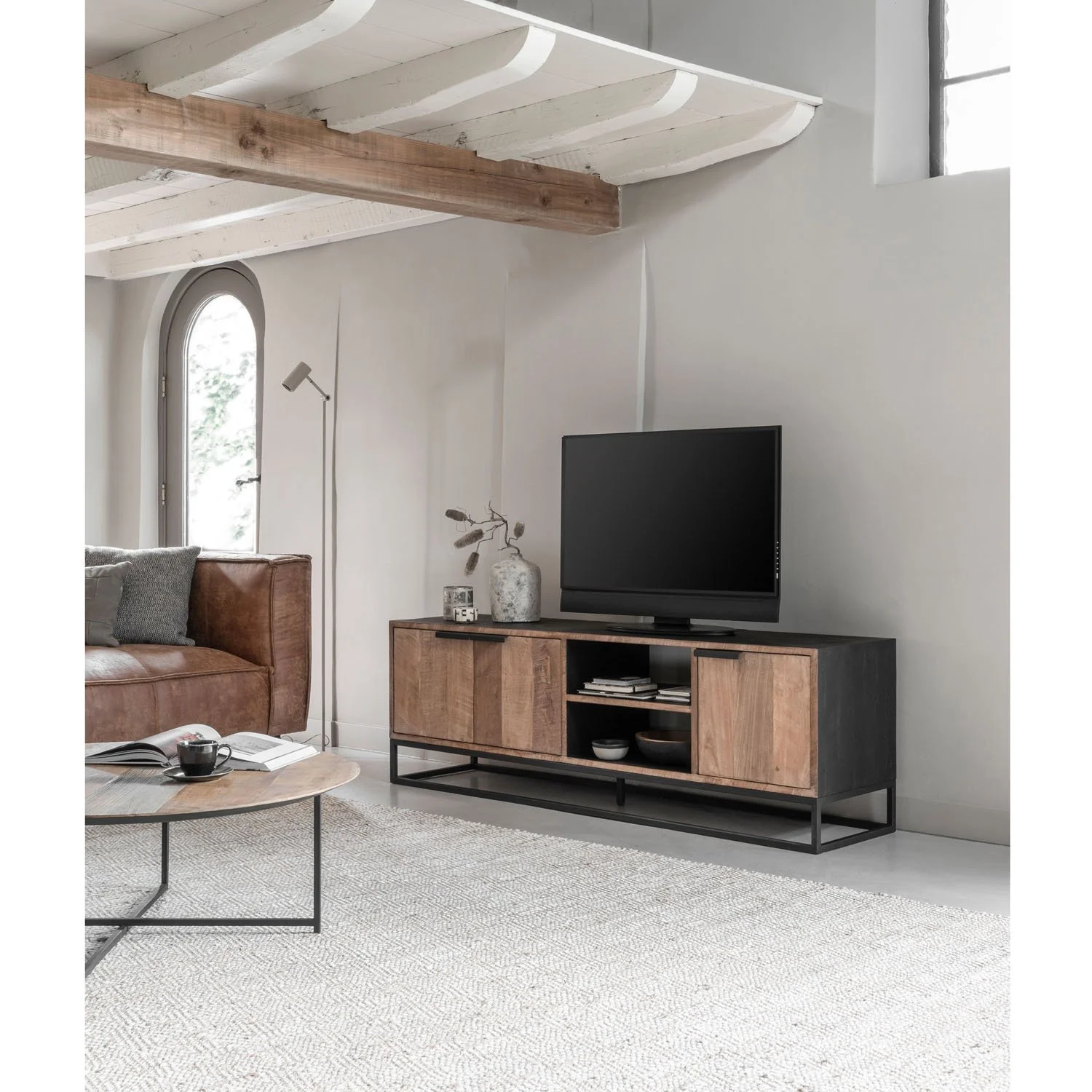 605143_sideboard_04.jpg