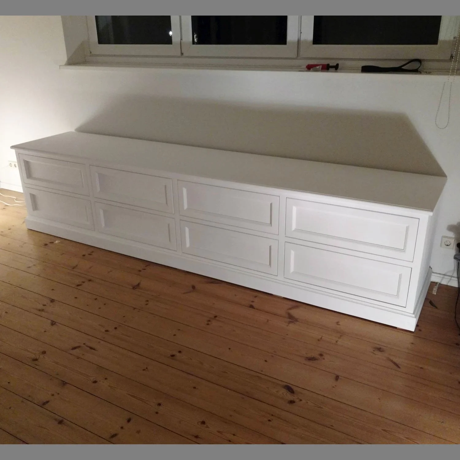 2017-Sideboard-mit-8-Schubladen-02.jpg