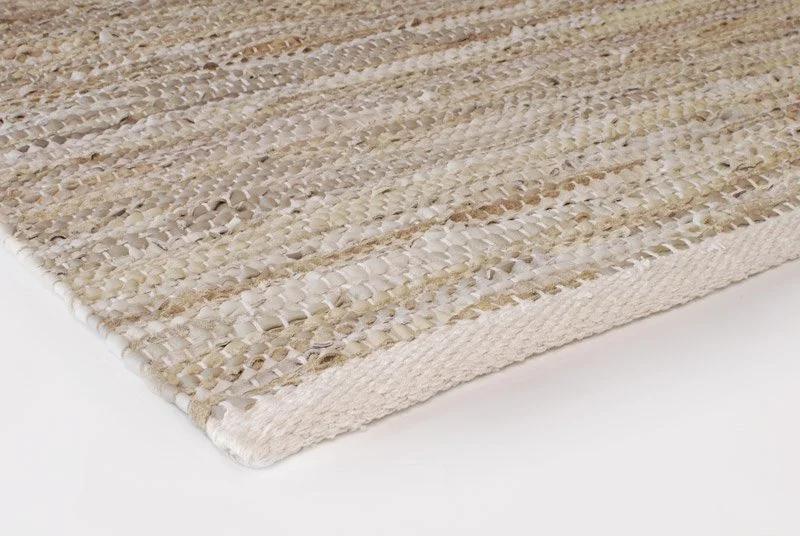 Aspegren-rug-leather-solid-sand-3329-closeup-web2.jpg