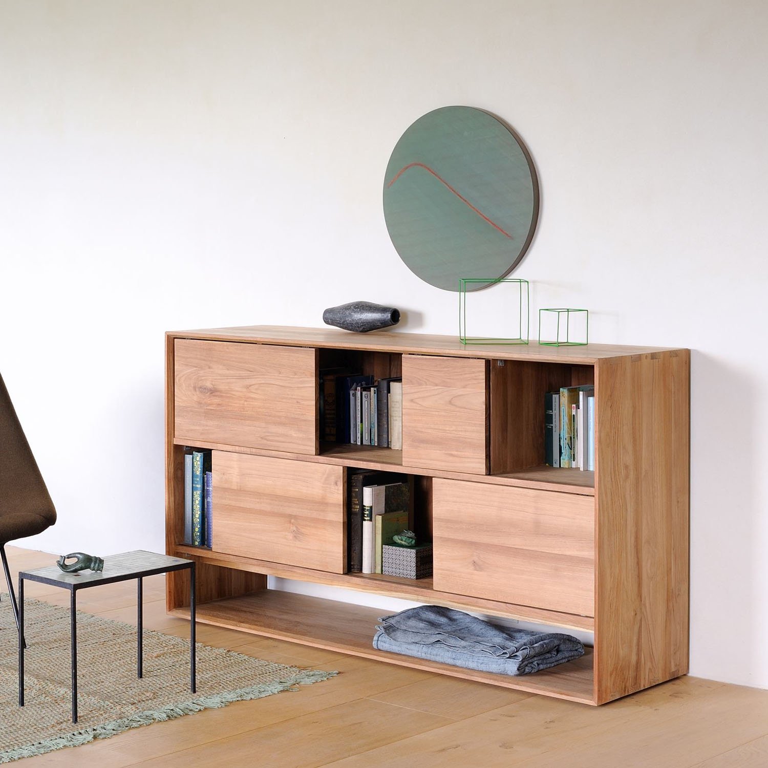 1011443-Ethnicraft-Teak-Regal-Nordic-4-Schiebetüren-160x46x92_03.jpg
