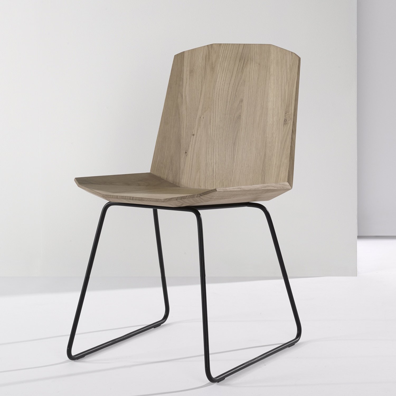 ethnicraft_1027046 Facette chair - Oak_02.jpg