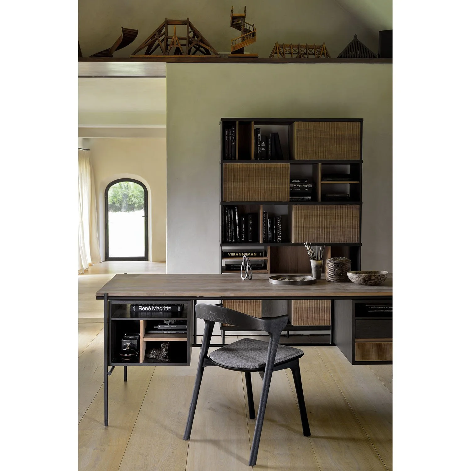10139 Teak Oscar desk & 10144 Teak Oscar rack.jpg