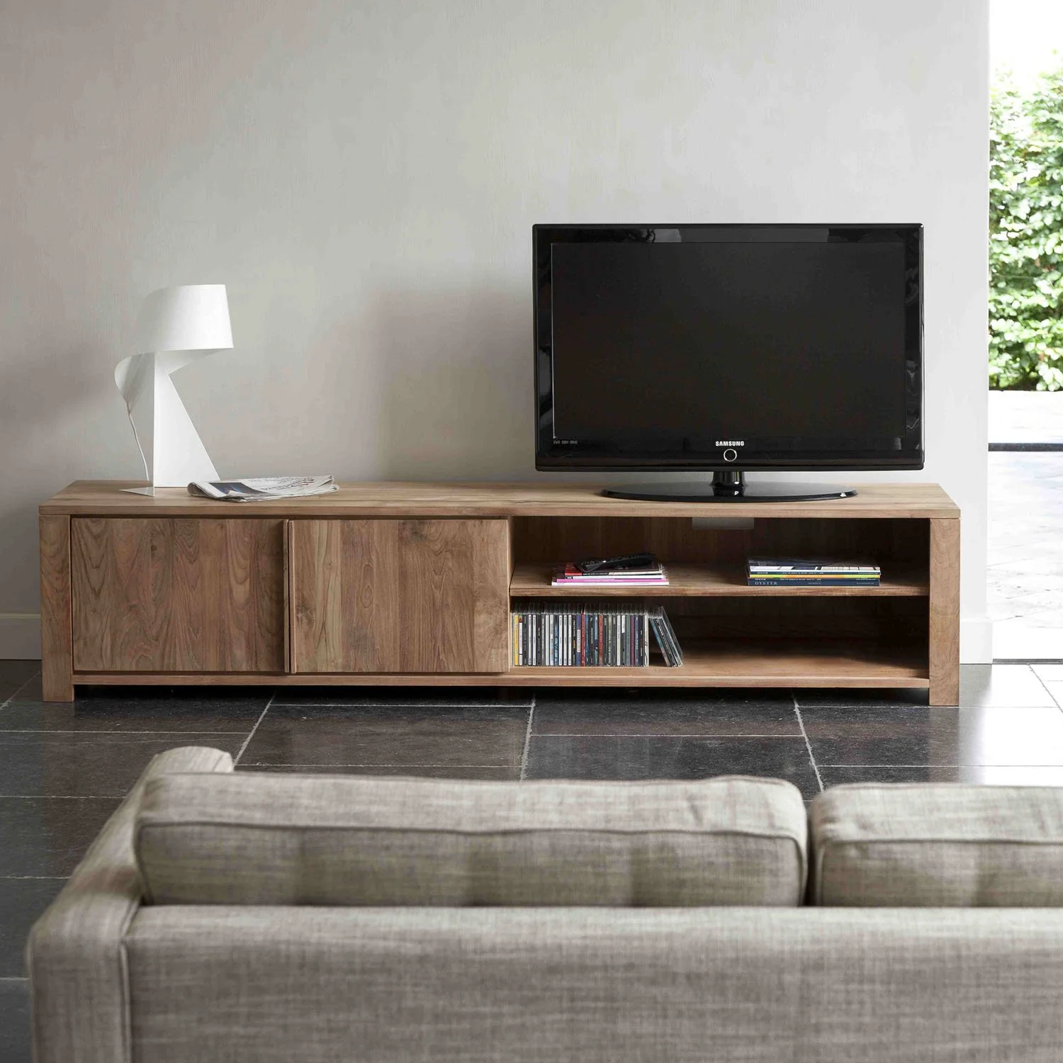 1015338-Ethnicraft-Teak-TV-Sideboard-Lodge-2-Türen-160x46x46_02.jpg