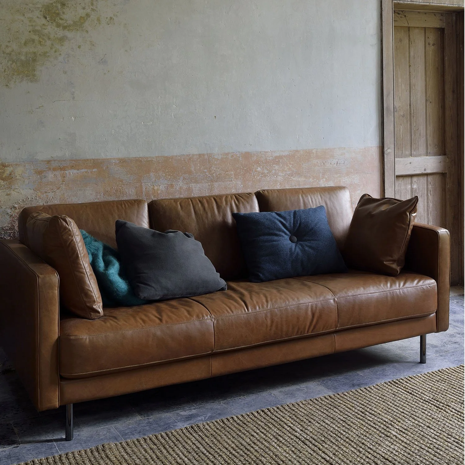 20221 Sofa N501 3 seater - Old saddle-2.jpg