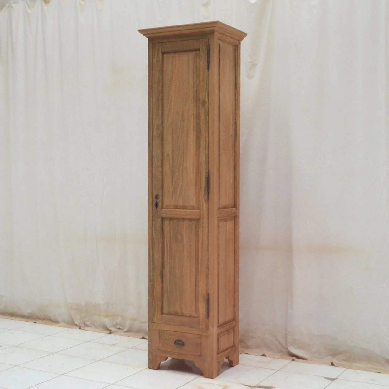 2017-schmaler Schrank-02.JPG