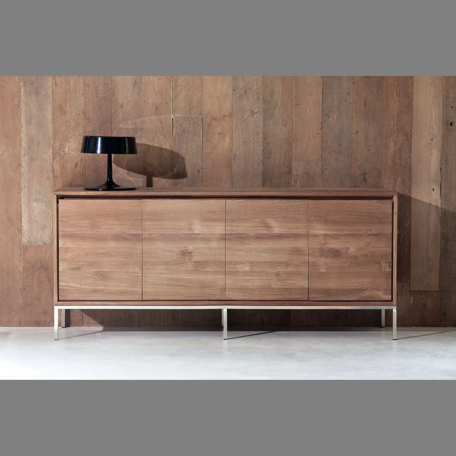 1015303-Ethnicraft-Teak-Sideboard-Essential-4-Türen-196X47X85_02.jpg
