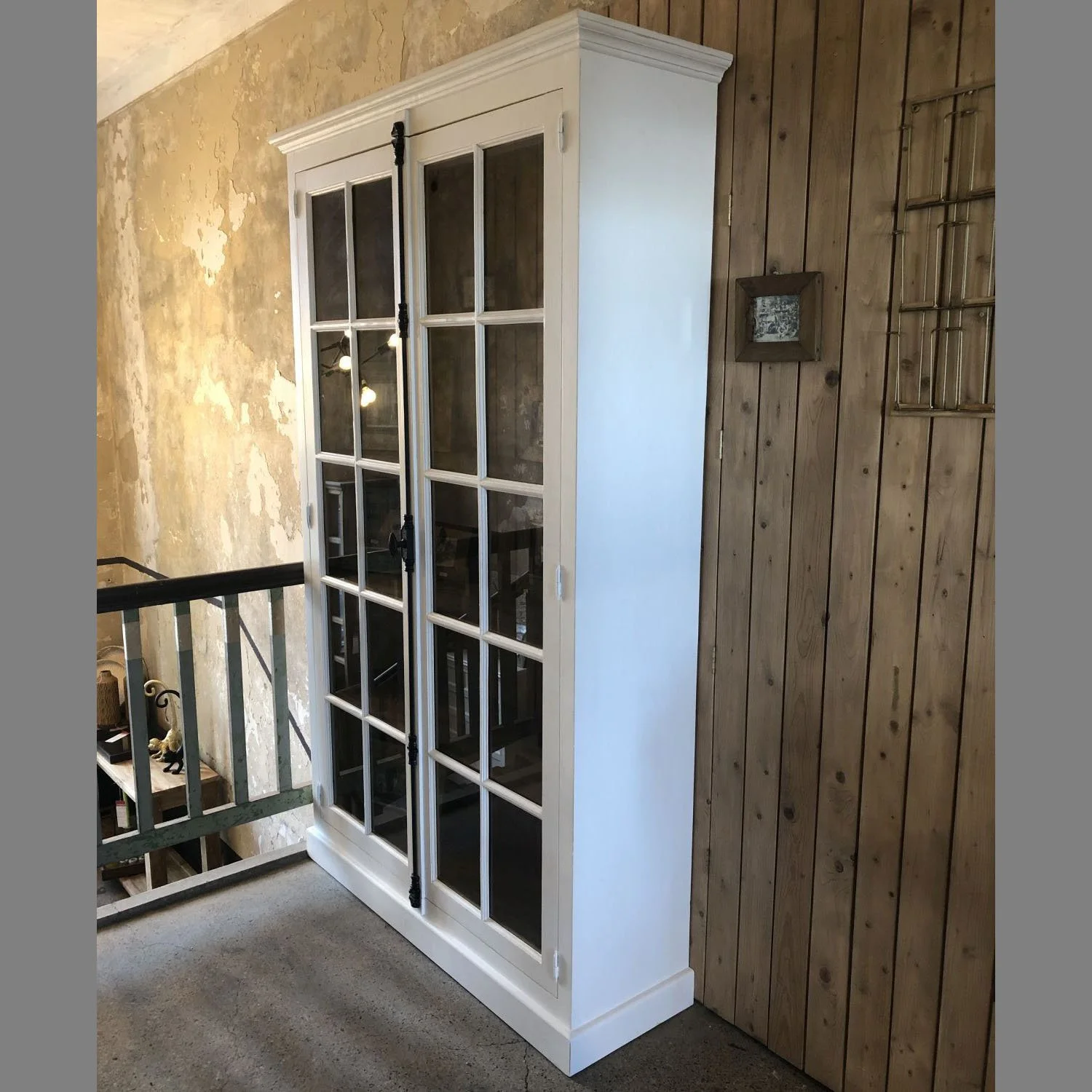 2019-45D554-Vitrine-Ottilie-03.jpg