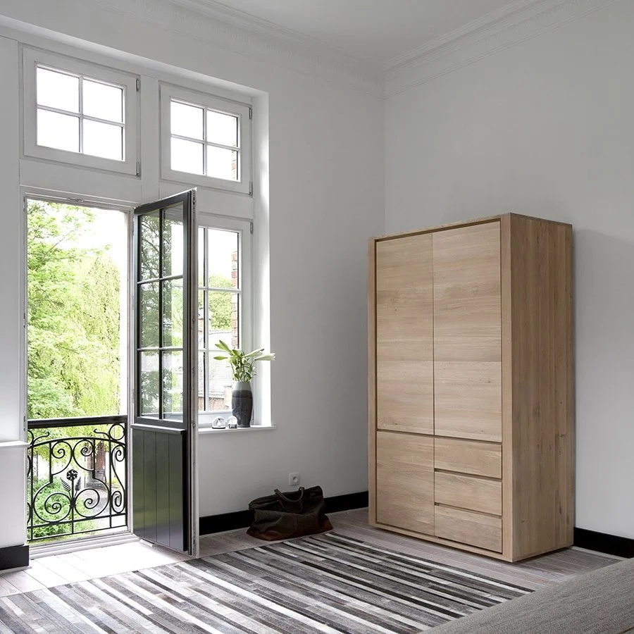 1051185-Ethnicraft-Eiche-Schrank-Kleiderschrank-Shadow-3-Türen-2-Schubladen-115x60x200_02.jpg