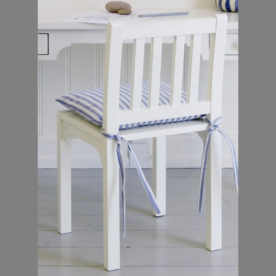 oliver-furniture_021610.jpg
