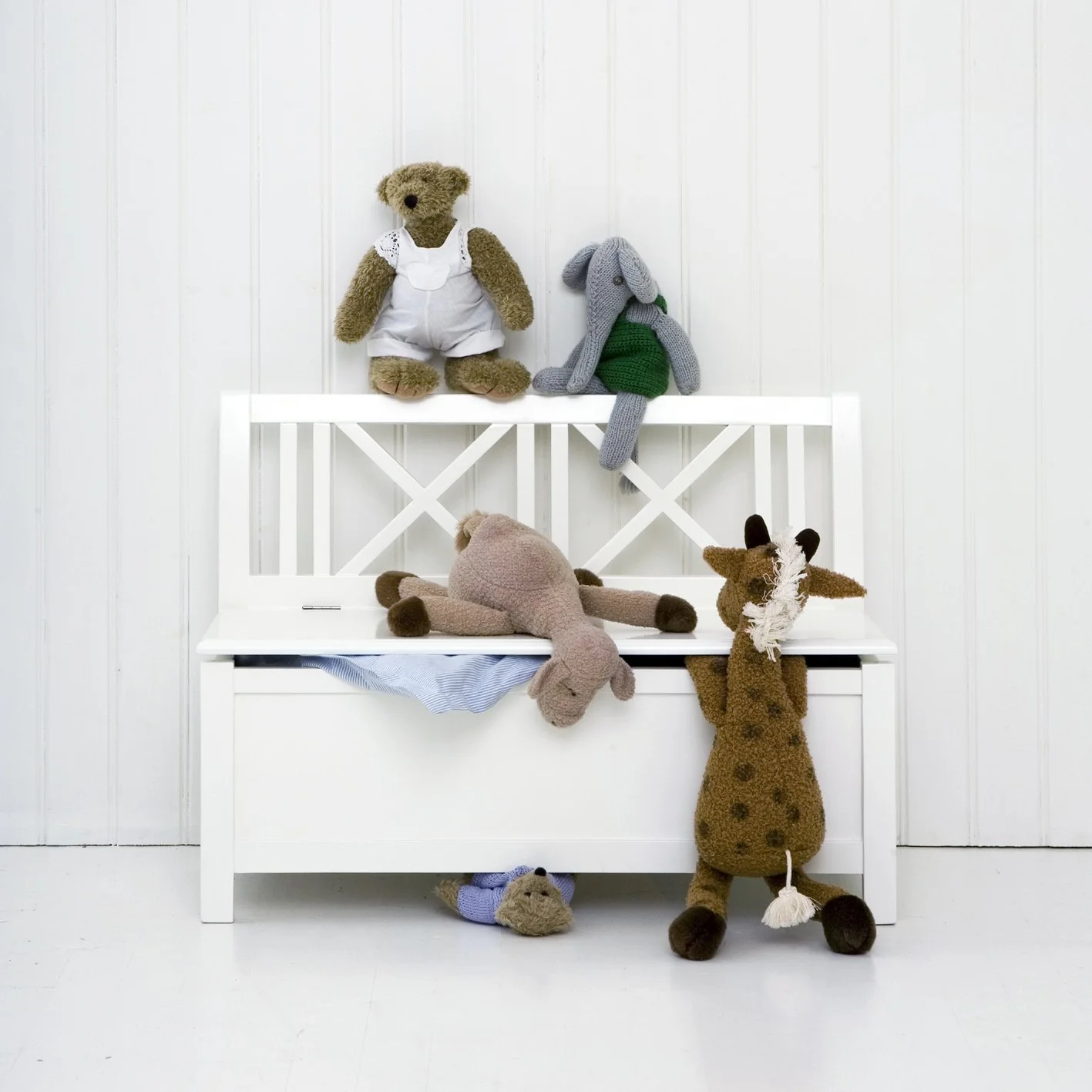 oliver-furniture_021112.jpg